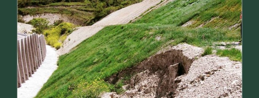 SABBIE: IL BLOCCO DELL'EROSIONE SULLE SCARPATE STRADALI SABBIOSE  CHE COLLEGA LE MINIERE DI FLORINAS ALLA S.S. 131 