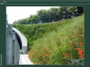 SMARINI rinverditi e fioriti con ogni erosione annullata: ANAS SPA - QUADRILATERO MARCHE - UMBRIA: STRADA STATALE 77