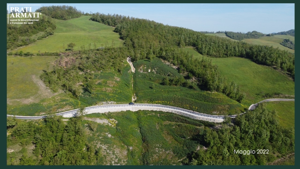 Figura 2b. Autostrade per l’Italia, l’impressionante realizzazione antierosiva e di regimentazione delle acque eseguita seguendo le naturali linee di rulcellamento dell’acqua.