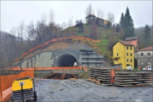 lavori di costruzione della galleria a Torriglia, Val di Trebbia