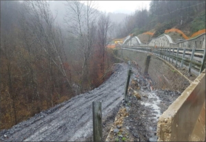 lavori di costruzione della strada a Torriglia, Val di Trebbia