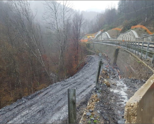 lavori di costruzione della strada a Torriglia, Val di Trebbia